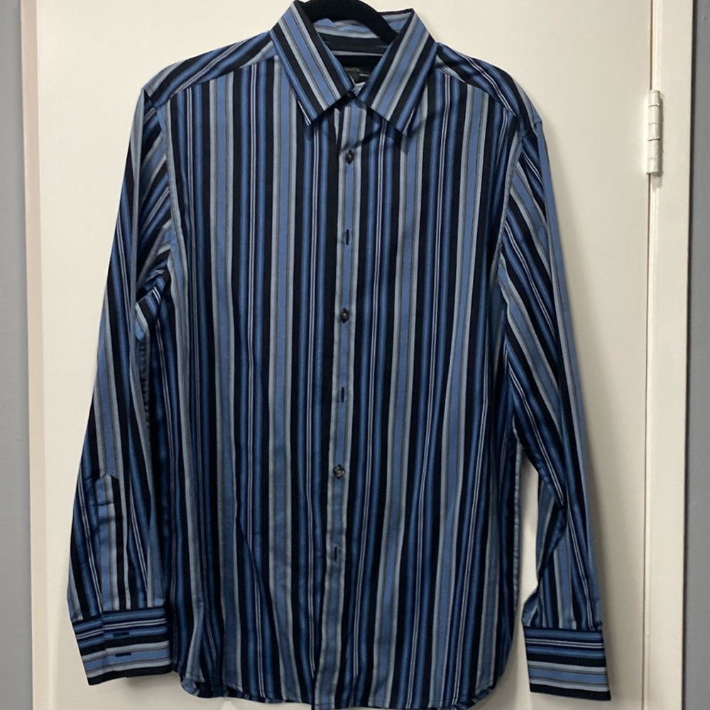 Claiborne Modern Fit Button Down Shirt - Medium